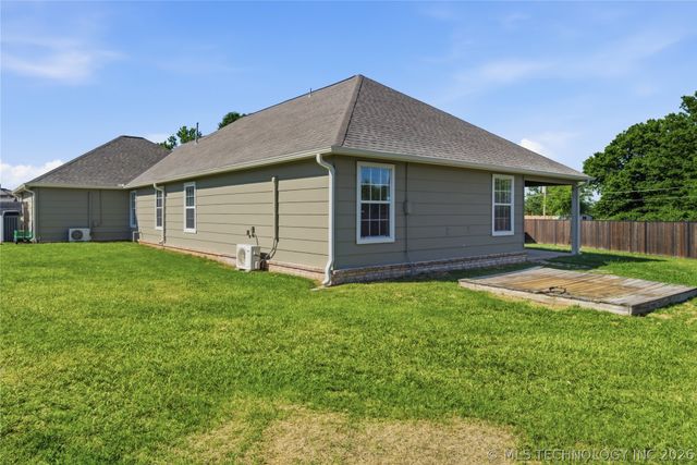 302 W 37th Place, Sand Springs, OK 74063