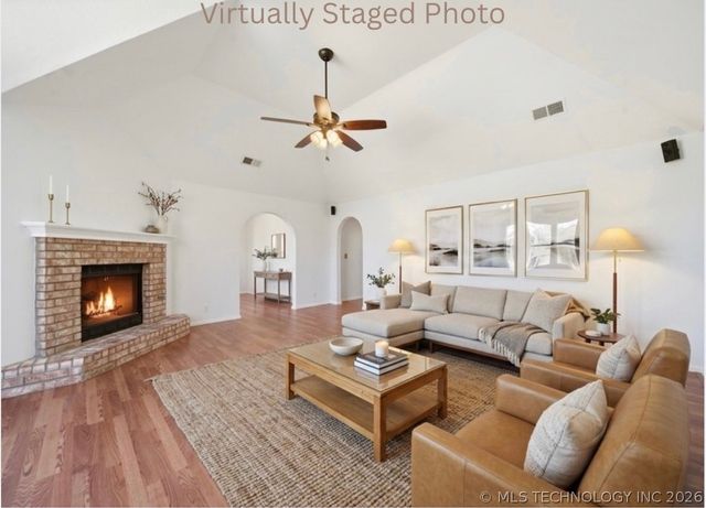 302 W 37th Place, Sand Springs, OK 74063