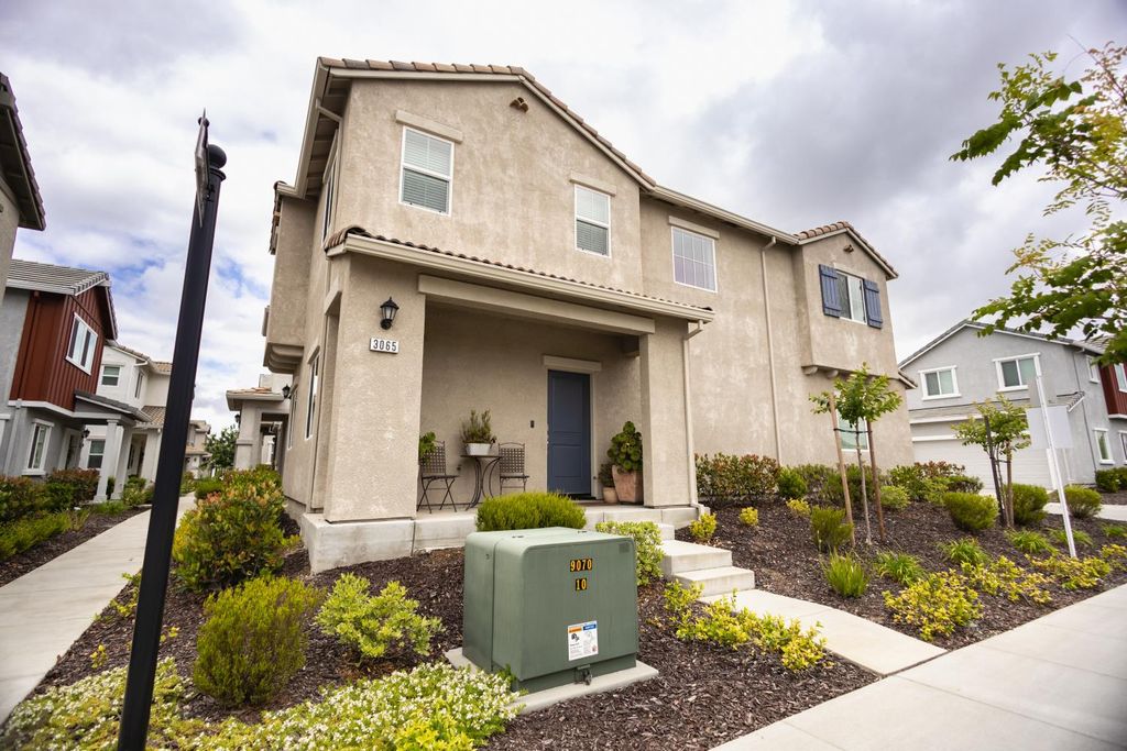 3065 Pruett Dr, Roseville, CA 95747