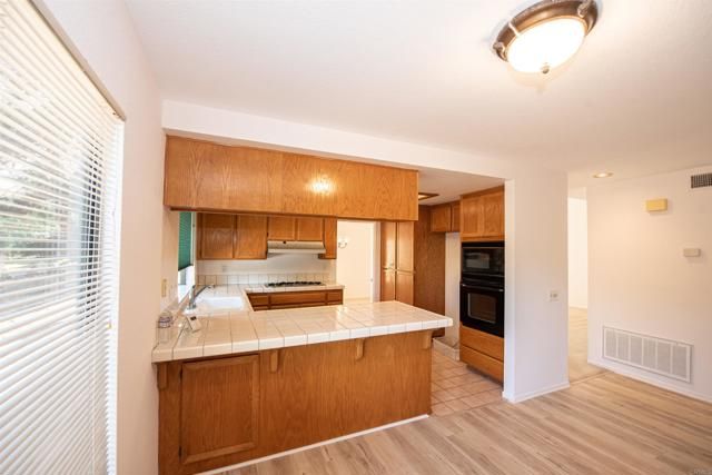 2432 Live Oak Road, Escondido, CA 92029