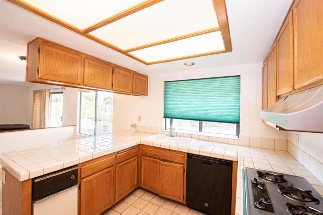 2432 Live Oak Road, Escondido, CA 92029