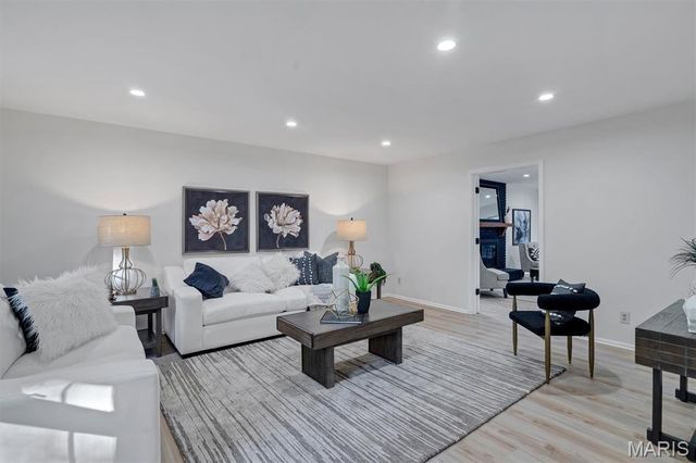 618 Shady Meadows Drive, Ballwin, MO 63011