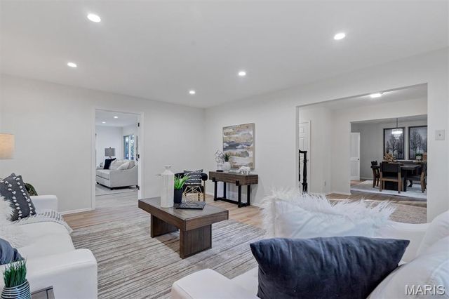 618 Shady Meadows Drive, Ballwin, MO 63011