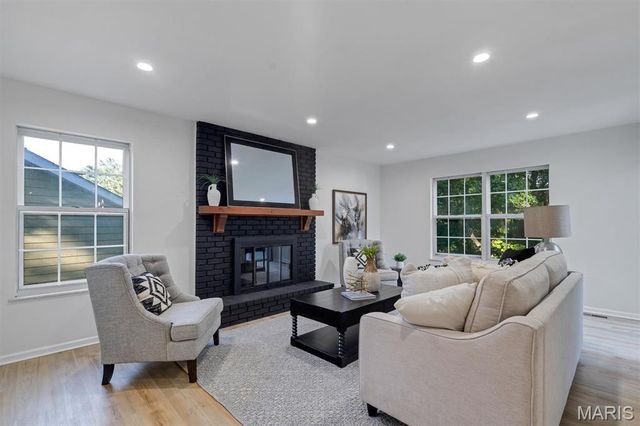 618 Shady Meadows Drive, Ballwin, MO 63011