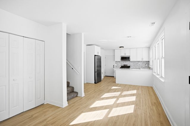 2908 Oakwood Avenue, Mchenry, IL 60051