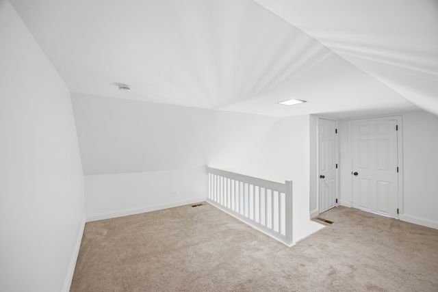 2908 Oakwood Avenue, Mchenry, IL 60051