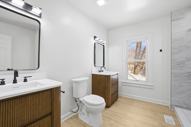 2908 Oakwood Avenue, Mchenry, IL 60051