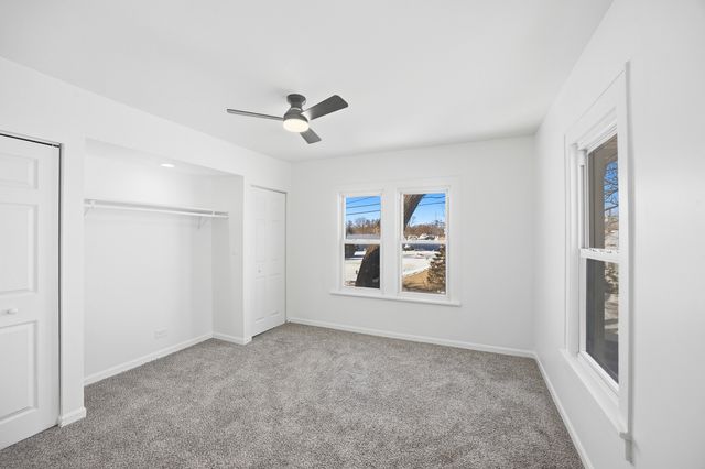 2908 Oakwood Avenue, Mchenry, IL 60051