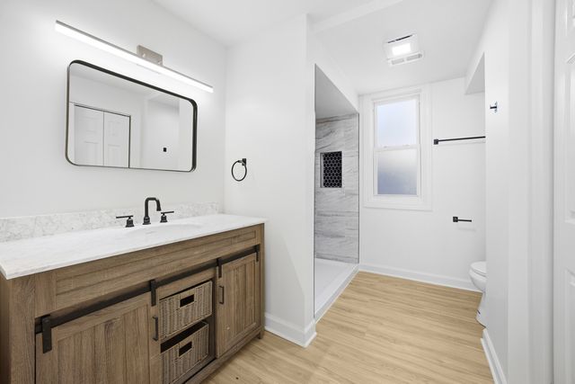 2908 Oakwood Avenue, Mchenry, IL 60051