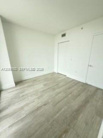 121 NE 34th St 1211, Miami, FL 33137
