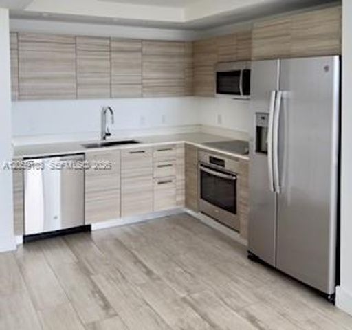 121 NE 34th St 1211, Miami, FL 33137