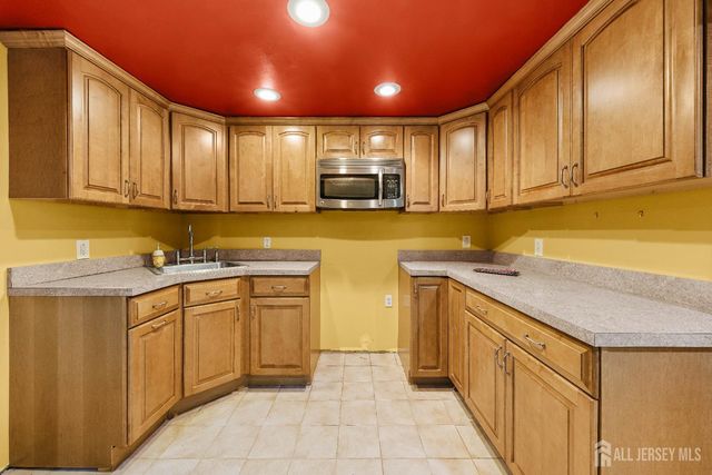 34 Brookside Avenue, Old Bridge, NJ 08857