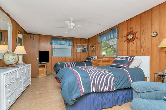 3208 OAKWOOD BOULEVARD S, Sarasota, FL 34237