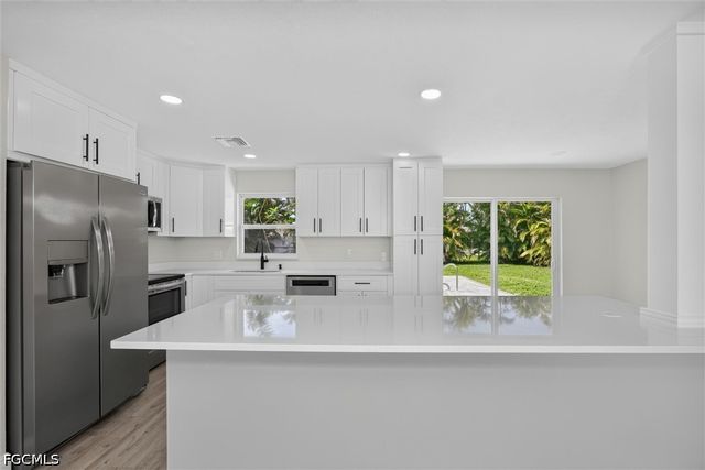 1628 N Flossmoor RD, Fort Myers, FL 33919