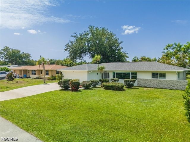 1628 N Flossmoor RD, Fort Myers, FL 33919