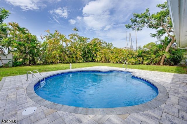 1628 N Flossmoor RD, Fort Myers, FL 33919
