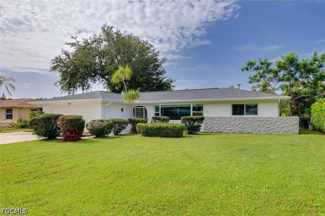 1628 N Flossmoor RD, Fort Myers, FL 33919