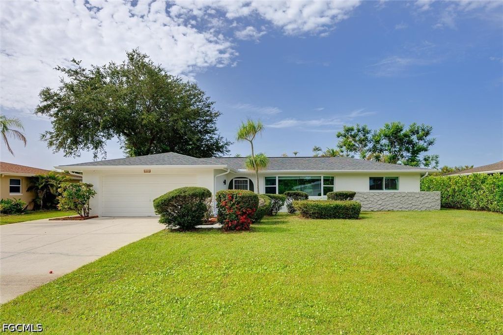 1628 N Flossmoor RD, Fort Myers, FL 33919