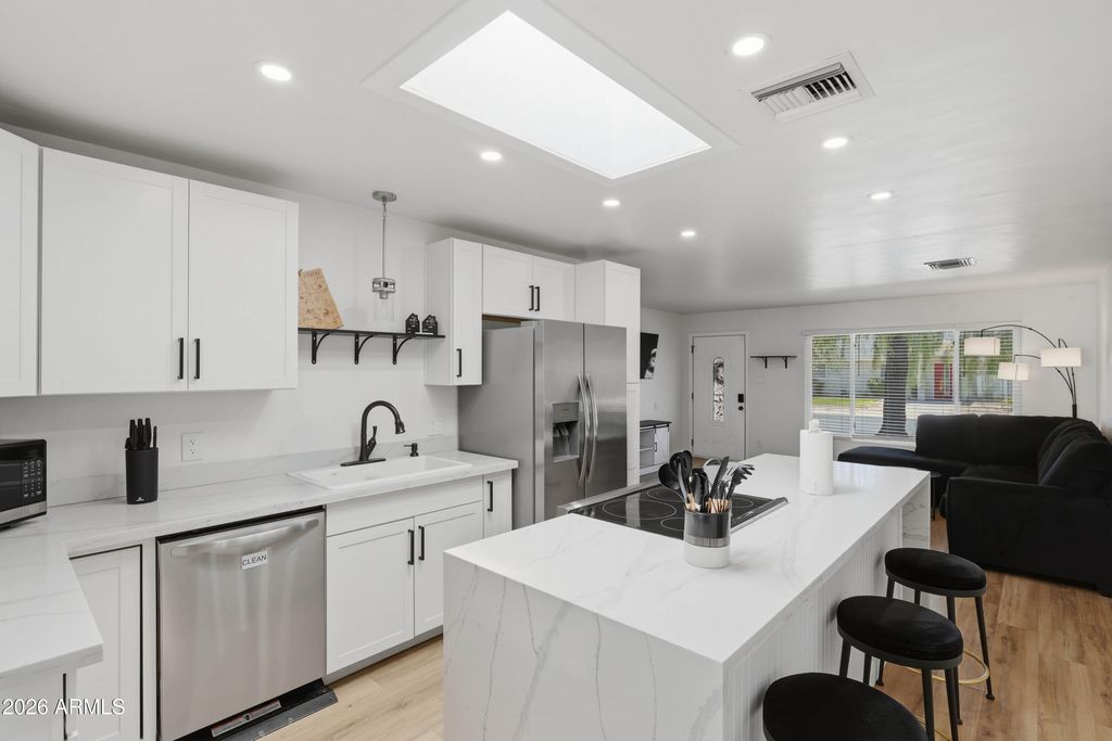 8536 E ROANOKE Avenue, Scottsdale, AZ 85257