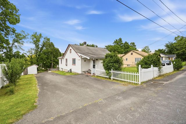 7 Highland Avenue, Kerhonkson, NY 12446