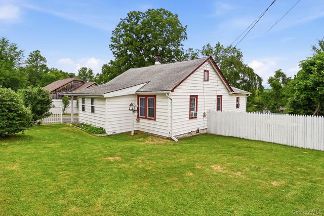 7 Highland Avenue, Kerhonkson, NY 12446
