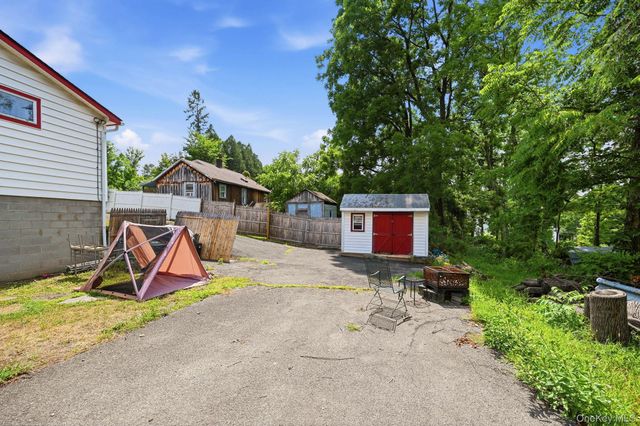7 Highland Avenue, Kerhonkson, NY 12446