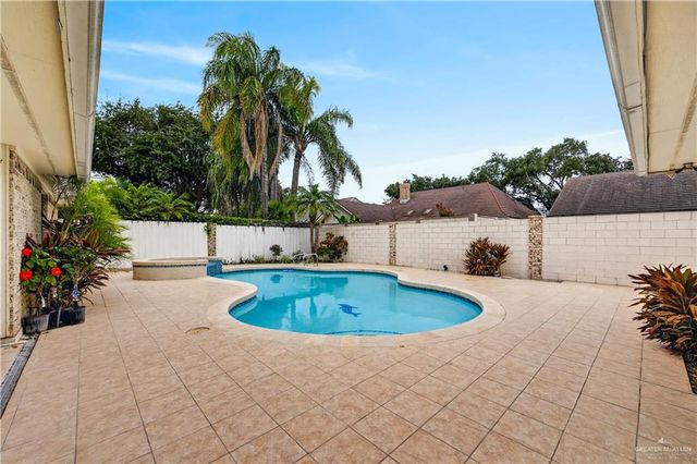 304 Bluebird Avenue, Mcallen, TX 78504