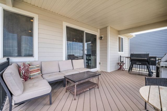 171 E EDGECREST LN, North Salt Lake, UT 84054