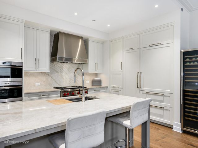 435 N Michigan Avenue 611, Chicago, IL 60611