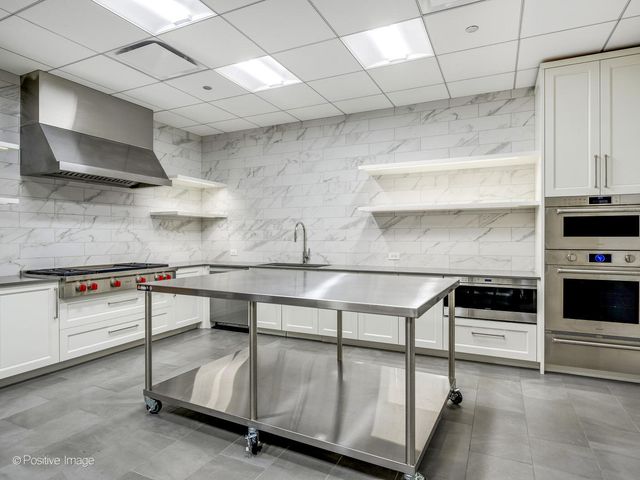 435 N Michigan Avenue 611, Chicago, IL 60611