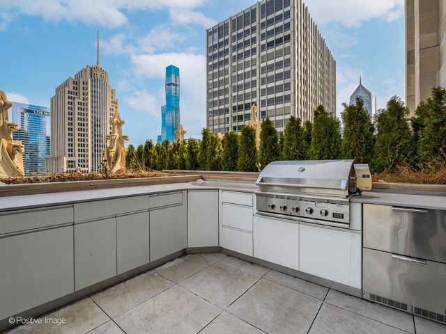 435 N Michigan Avenue 611, Chicago, IL 60611