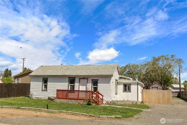 208 N Spokane Street, Kittitas, WA 98934