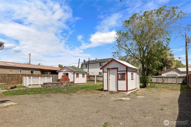 208 N Spokane Street, Kittitas, WA 98934
