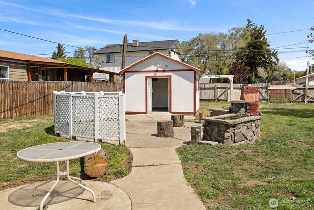 208 N Spokane Street, Kittitas, WA 98934