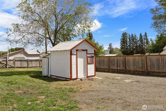 208 N Spokane Street, Kittitas, WA 98934