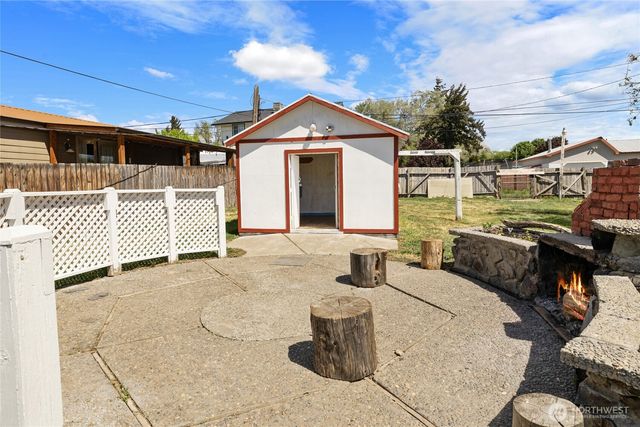 208 N Spokane Street, Kittitas, WA 98934