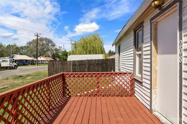 208 N Spokane Street, Kittitas, WA 98934