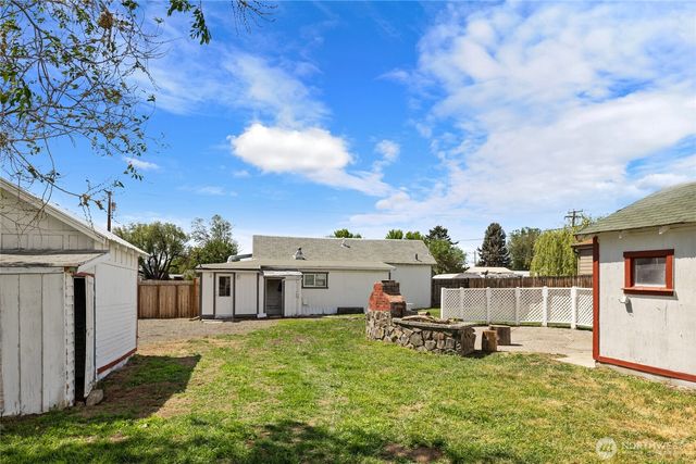 208 N Spokane Street, Kittitas, WA 98934
