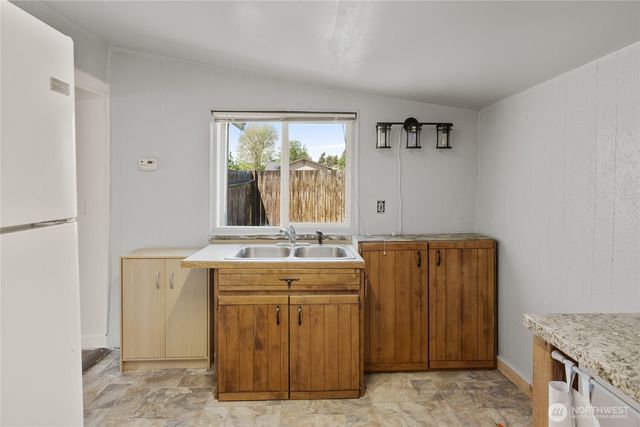 208 N Spokane Street, Kittitas, WA 98934
