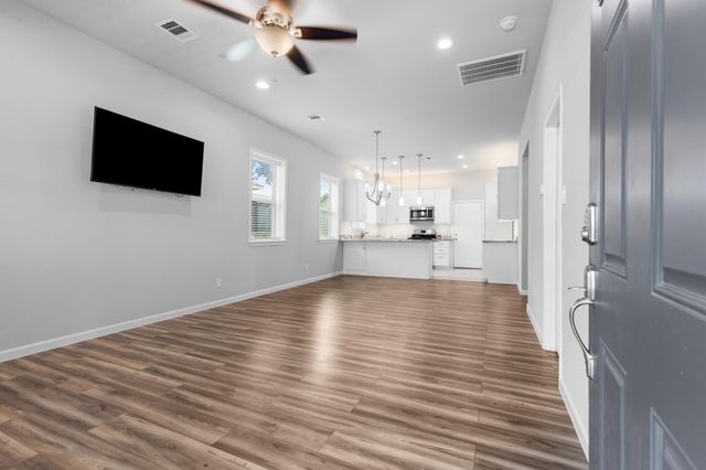 1505 Hussion Street, Houston, TX 77003