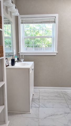 200 S Mimosa Street, Paradise, TX 76073