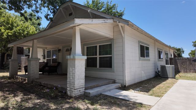 200 S Mimosa Street, Paradise, TX 76073
