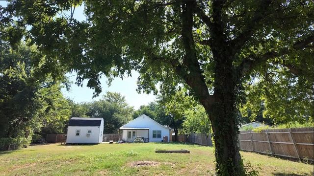 200 S Mimosa Street, Paradise, TX 76073