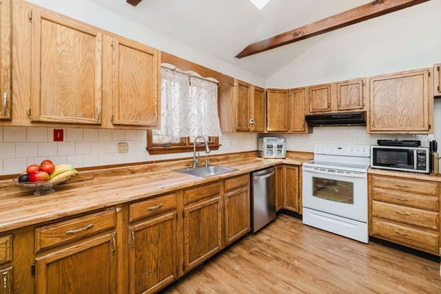 25 Highstone St, Taunton, MA 02718