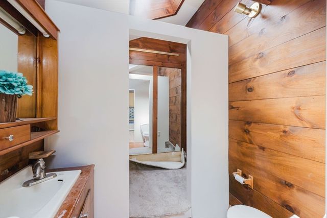 25 Highstone St, Taunton, MA 02718