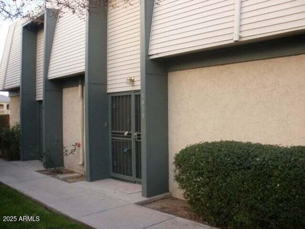 5919 W GOLDEN Lane, Glendale, AZ 85302