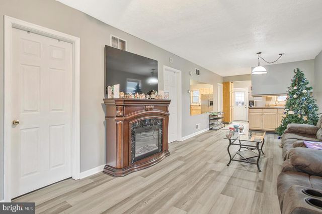 309 GEORGE AVE, Essex, MD 21221