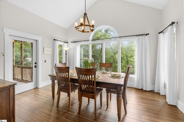 142 W. Bay View Drive, Seneca, SC 29672