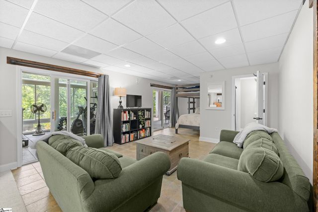 142 W. Bay View Drive, Seneca, SC 29672