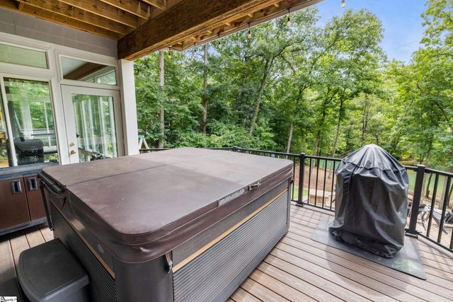 142 W. Bay View Drive, Seneca, SC 29672